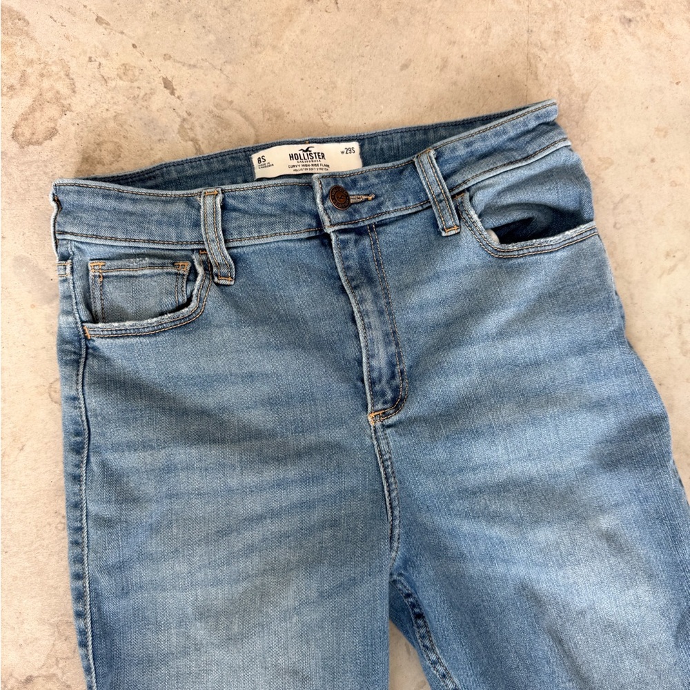 Hollister Distressed Curvy High Rise Flare Size 8/29S - Picture 4 of 10